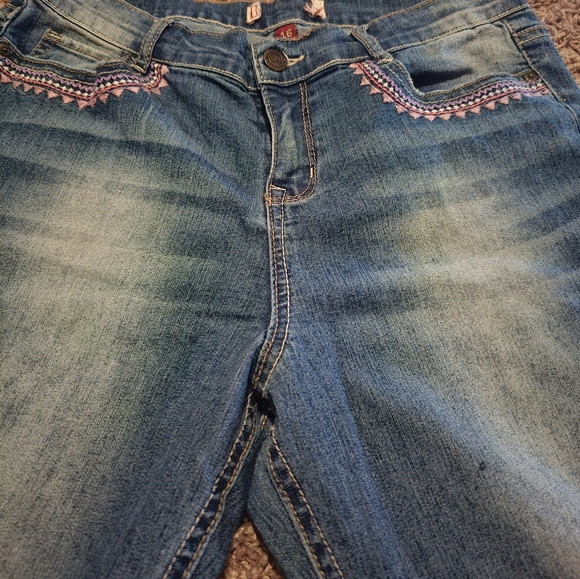 LITTLE GIRLS jeans size 16 distressed look pink. NOT ADULT. Very cute. 😊 - Picture 4 of 4